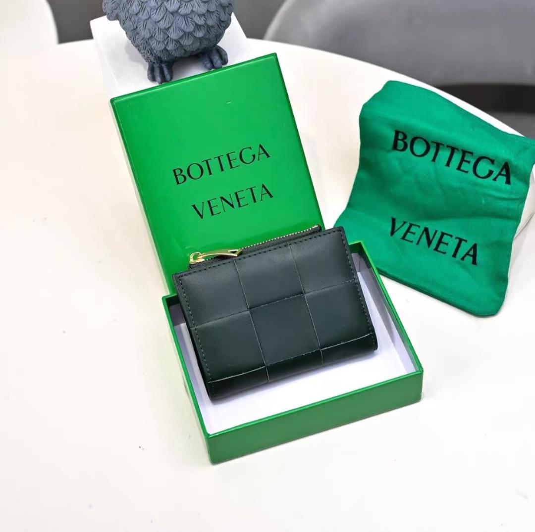 人気定番 Bottega Veneta ダークグリーン コインケース*美品 - メルカリ 小物
