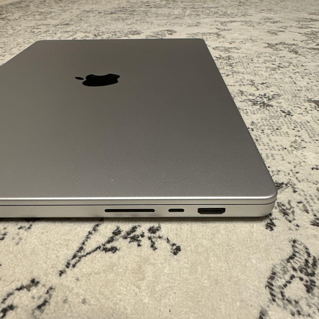 【美品】MacBookPro 16インチ M1MAX 64GB 1TB