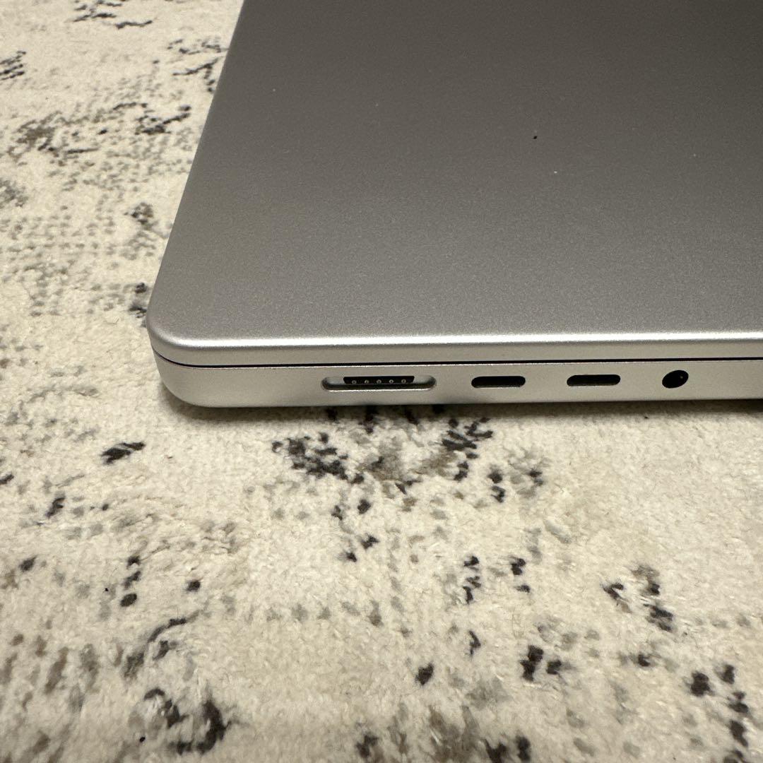 【美品】MacBookPro 16インチ M1MAX 64GB 1TB