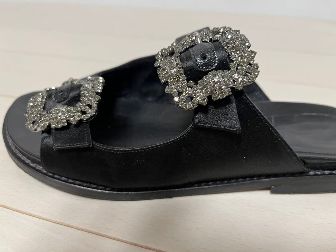 Manolo Blahnikマノロ黒ハンギシ サンダル36 Manolo Blahnikマノロ黒ハンギシ サンダル36