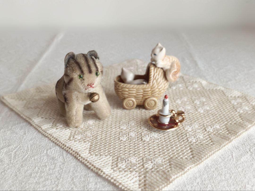 * vintage cat ❀ チリンとなる鈴と一緒 かわいいネコちゃん