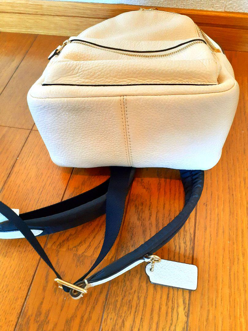 COACH 　ホワイト　ミニリュック