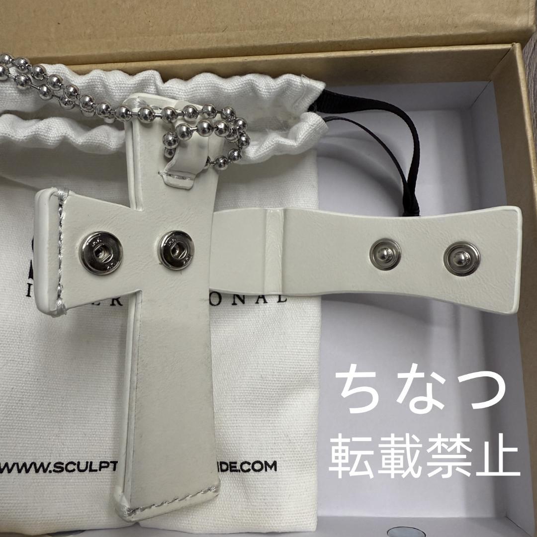 Sculptor Cross Leather Strap Wallet 白 - メルカリ
