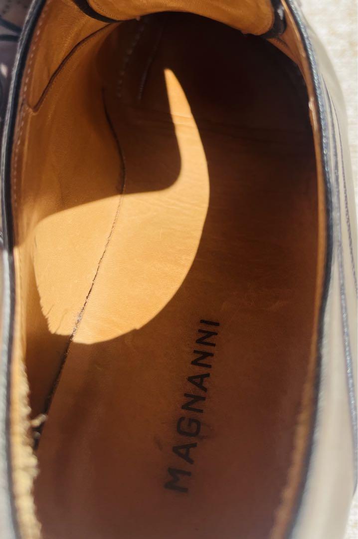 極美品　MAGNANNI  メダリオン　ダークグレー　EU41 パティーヌ
