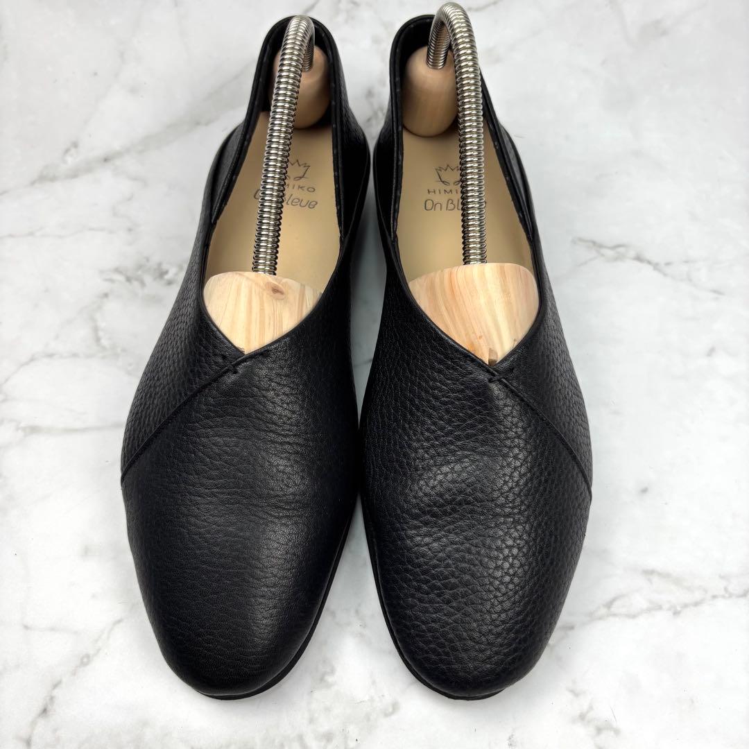 【美品】HIMIKO レザー フラットシューズ 23スリッポン Vカット シボ