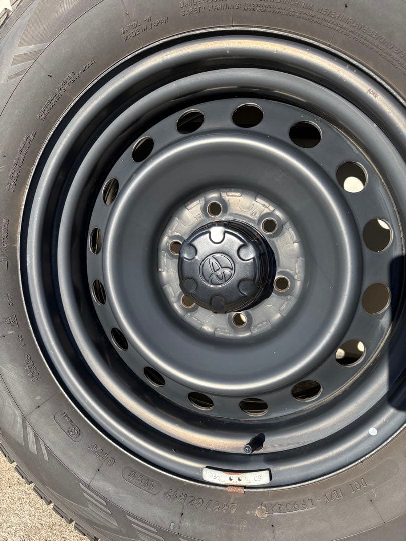 ハイラックス スタッドレス fjクルーザー純正ホイールキャップセット ハイラックス スタッドレス fjクルーザー純正ホイールキャップセット