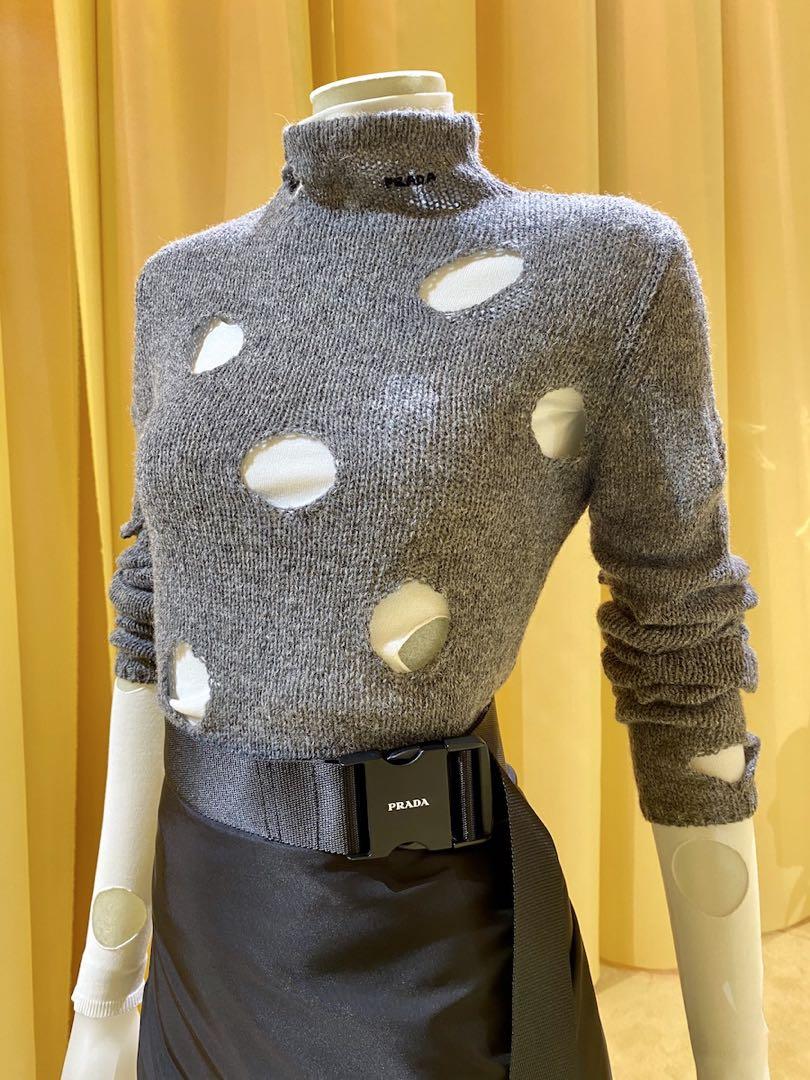 近年美品 PRADA プラダ カット ニット セーター 襟元ロゴ - メルカリ