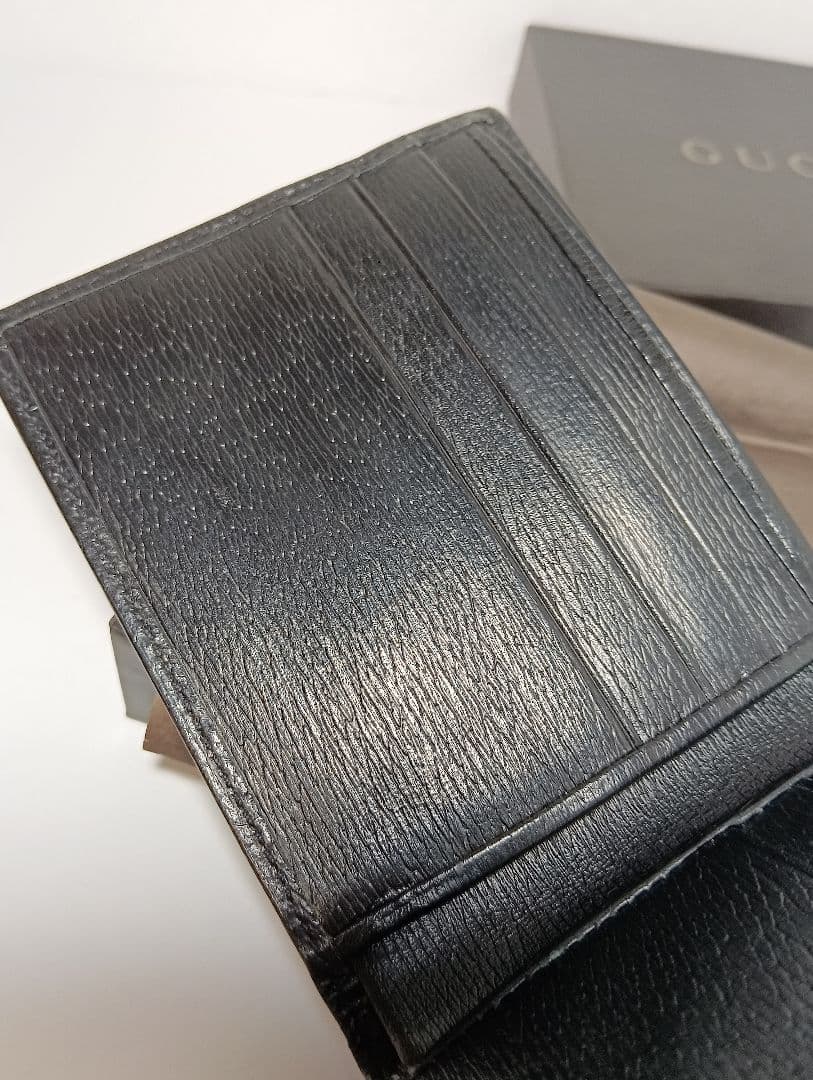 GUCCI　グッチ　二つ折財布　000416 ブラック　小銭入れなし