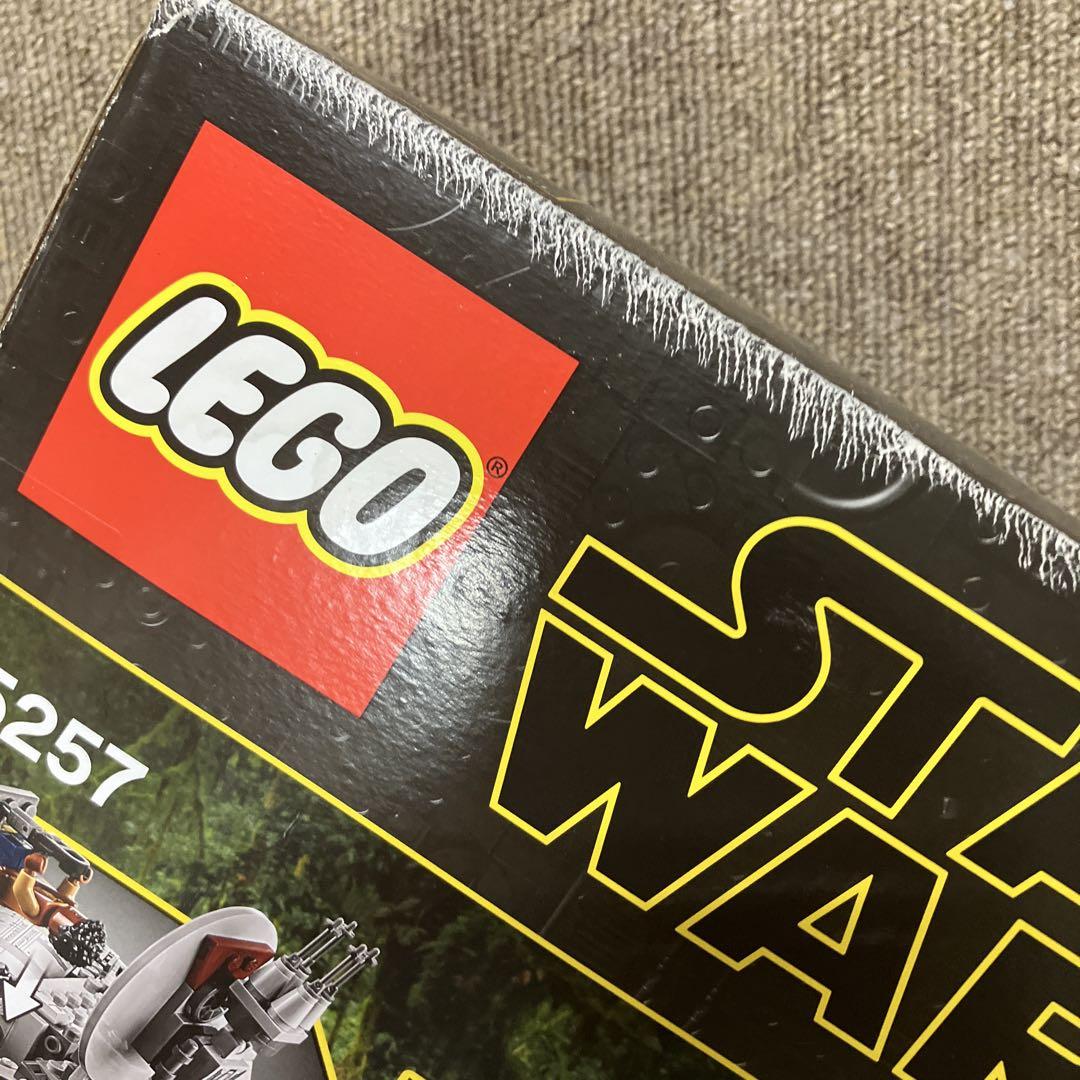 たなかは ミレニアム・ファルコン™ 75257 | スター・ウォーズ™ |レゴ