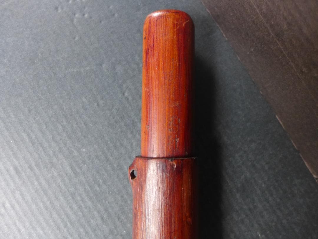 時代物 未使用 古い木製一刀彫り キセル入れ物 煙管筒 提げ物 喫煙具 レトロ 時代物 未使用 古い木製一刀彫り キセル入れ物 煙管筒 提げ物 喫煙具 レトロ