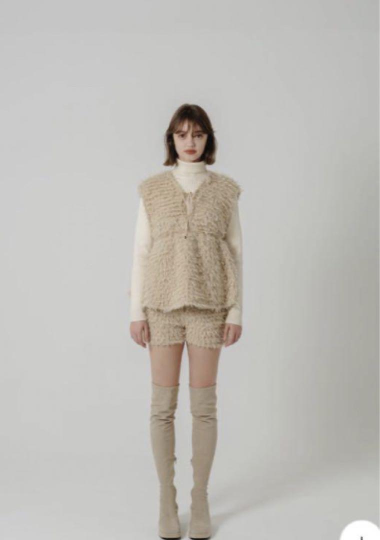 トップス FLUFFY PEPLUM VEST Eaphi