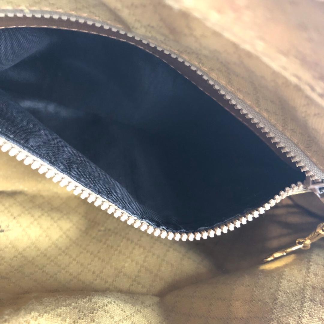 卍 GUCCI
