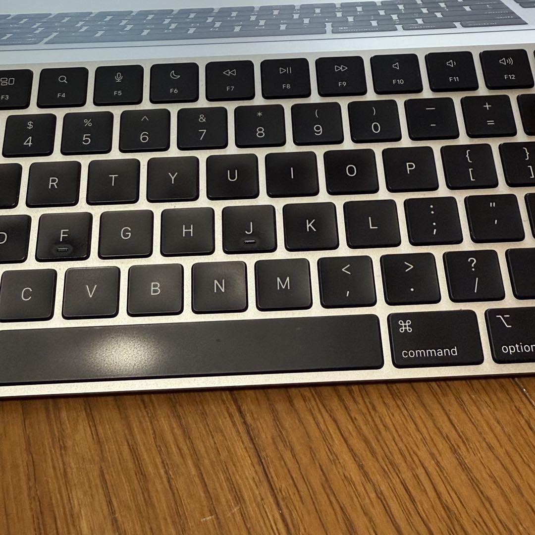 Magic Keyboard with Touch ID and Numeric Keypad for Mac models with Apple  silicon (USB–C) - US English - Black Keys