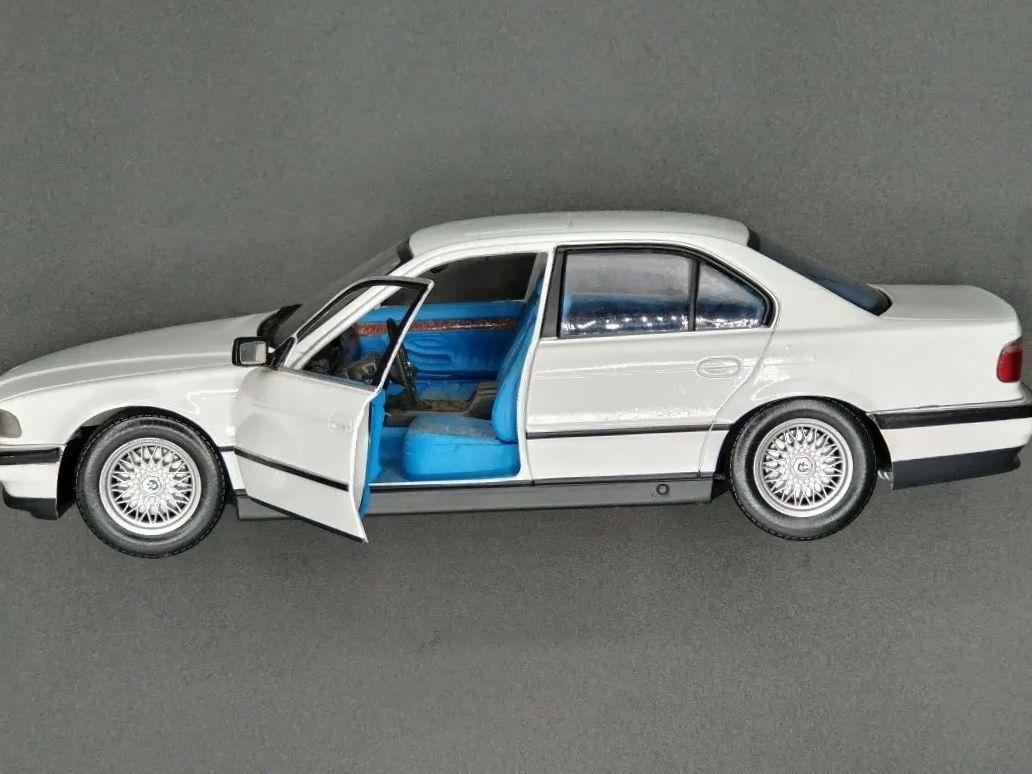 BMW740i 1|24