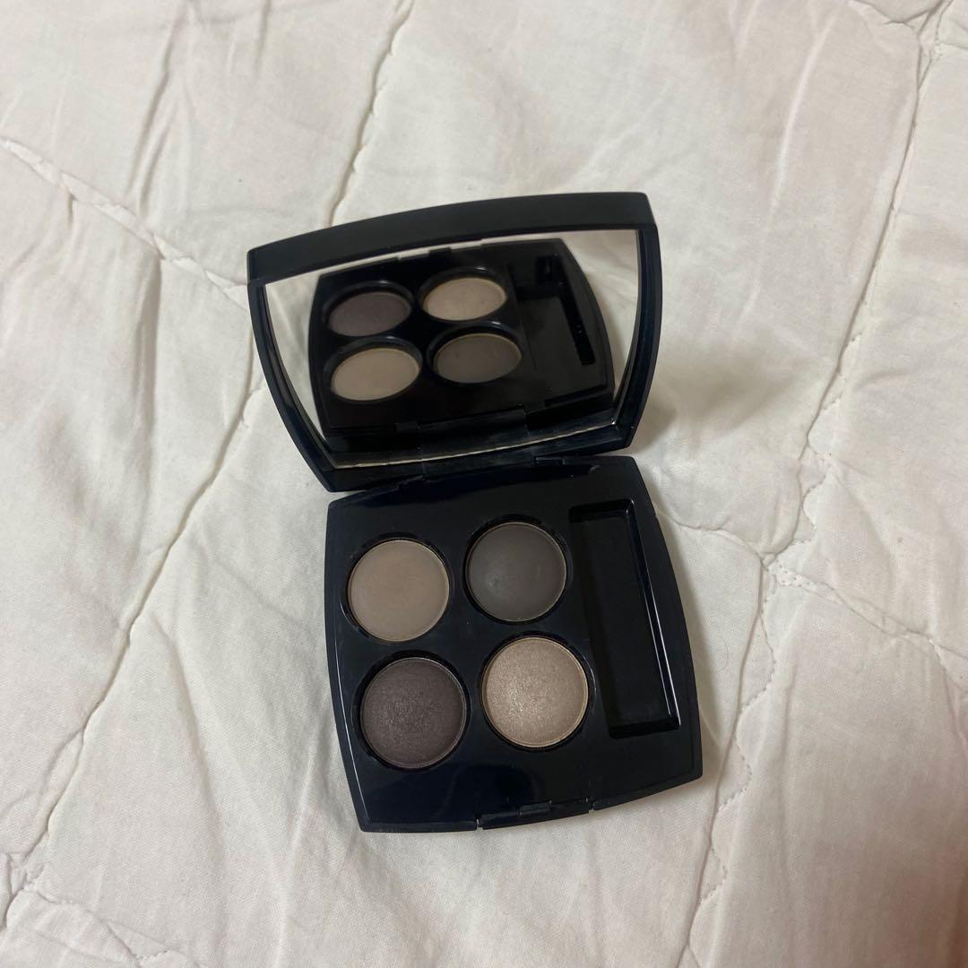 CHANEL アイシャドウパレット 322 BLURRY GREY