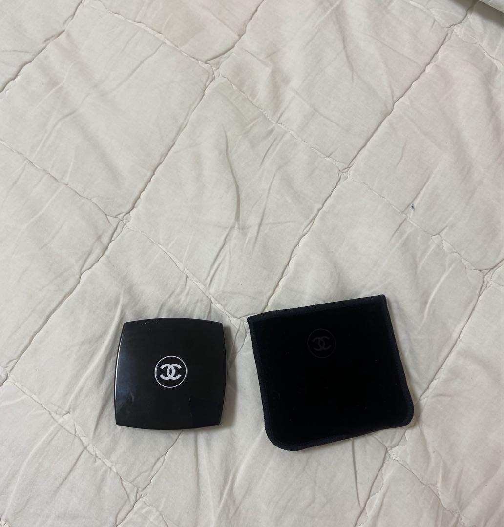 CHANEL アイシャドウパレット 322 BLURRY GREY