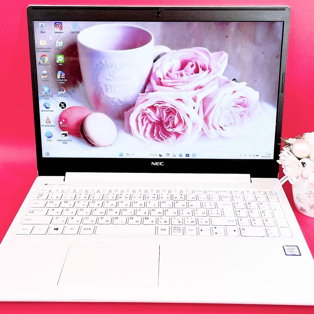 Corei7✨️16GBタッチパネル✨️白ノートパソコン！ブルーレイ