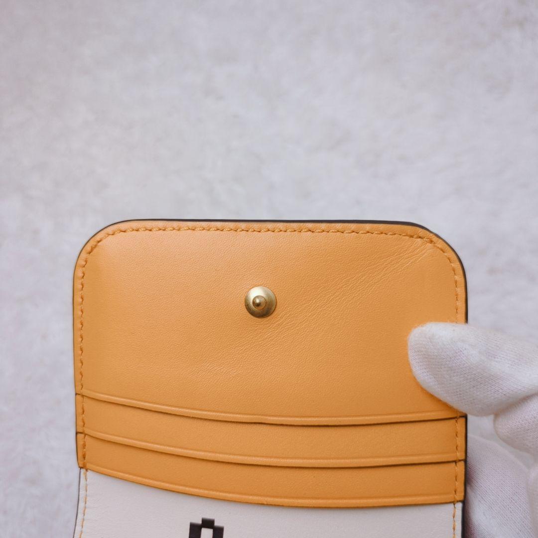 完売品　TORY BURCH　折り財布　コンパクトウォレト　　レザー　ラビット
