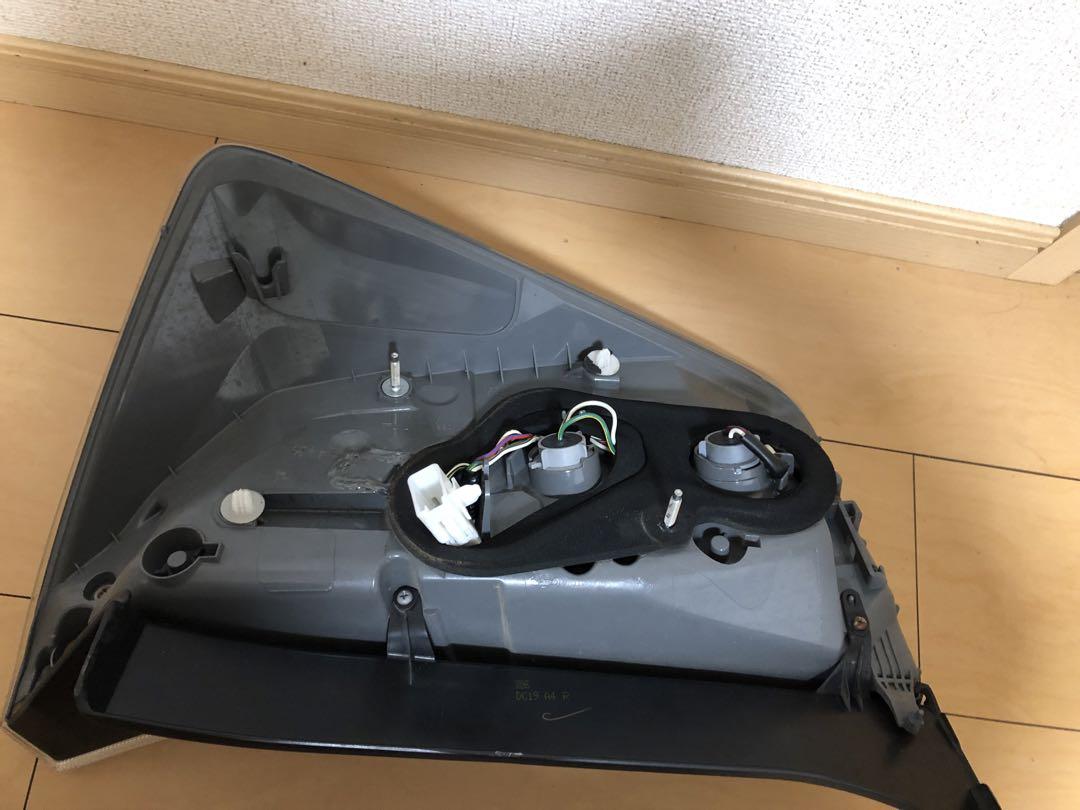 テールライト プリウス30