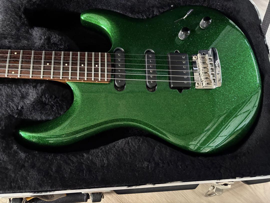 MUSICMAN LUKEⅢ Emerald Green Sparkle