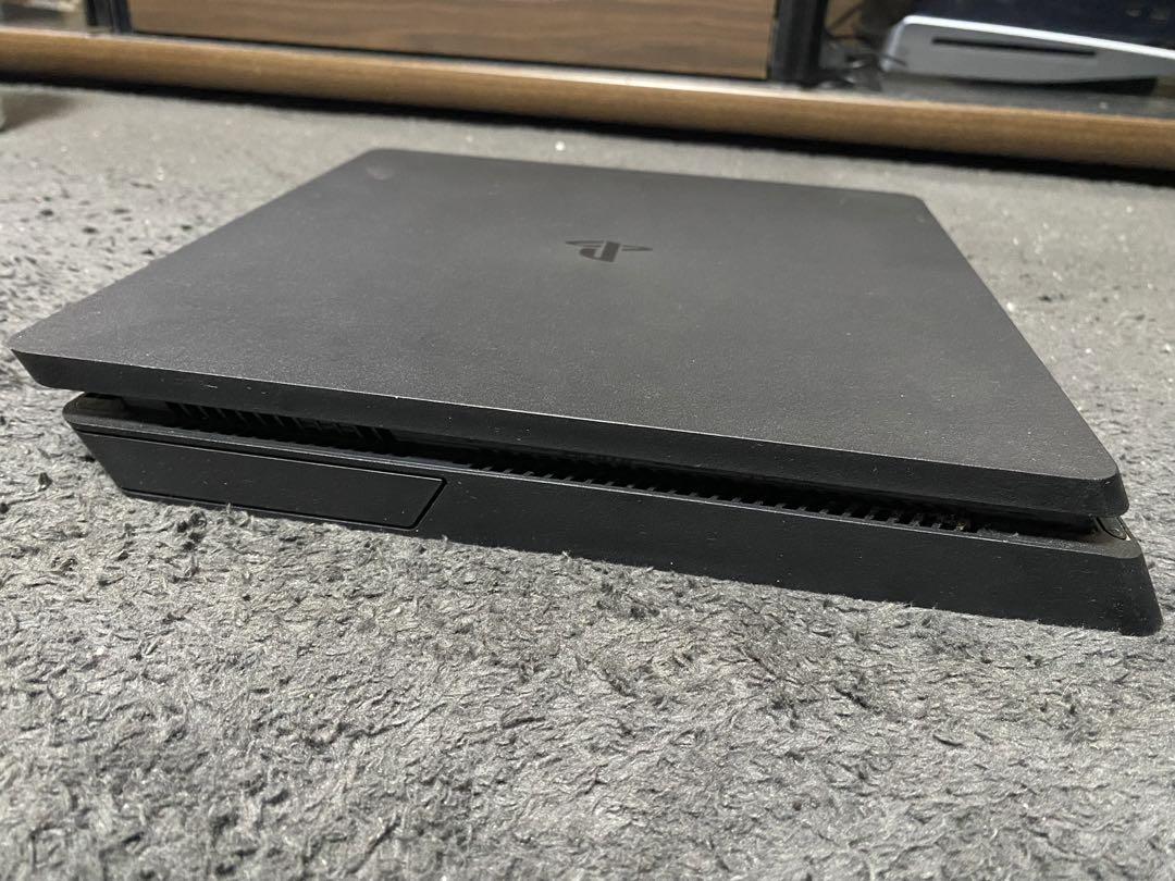 PS4 CUH-2000A