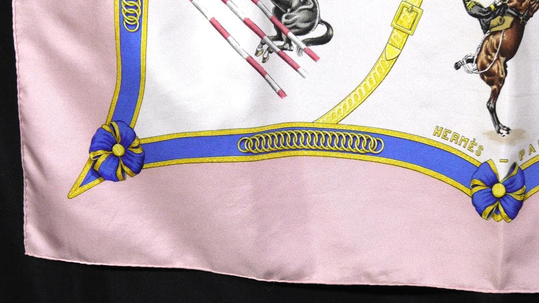 HERMES エルメス 大判スカーフ カレ90 D462 HERMES エルメス 大判スカーフ カレ90 D462