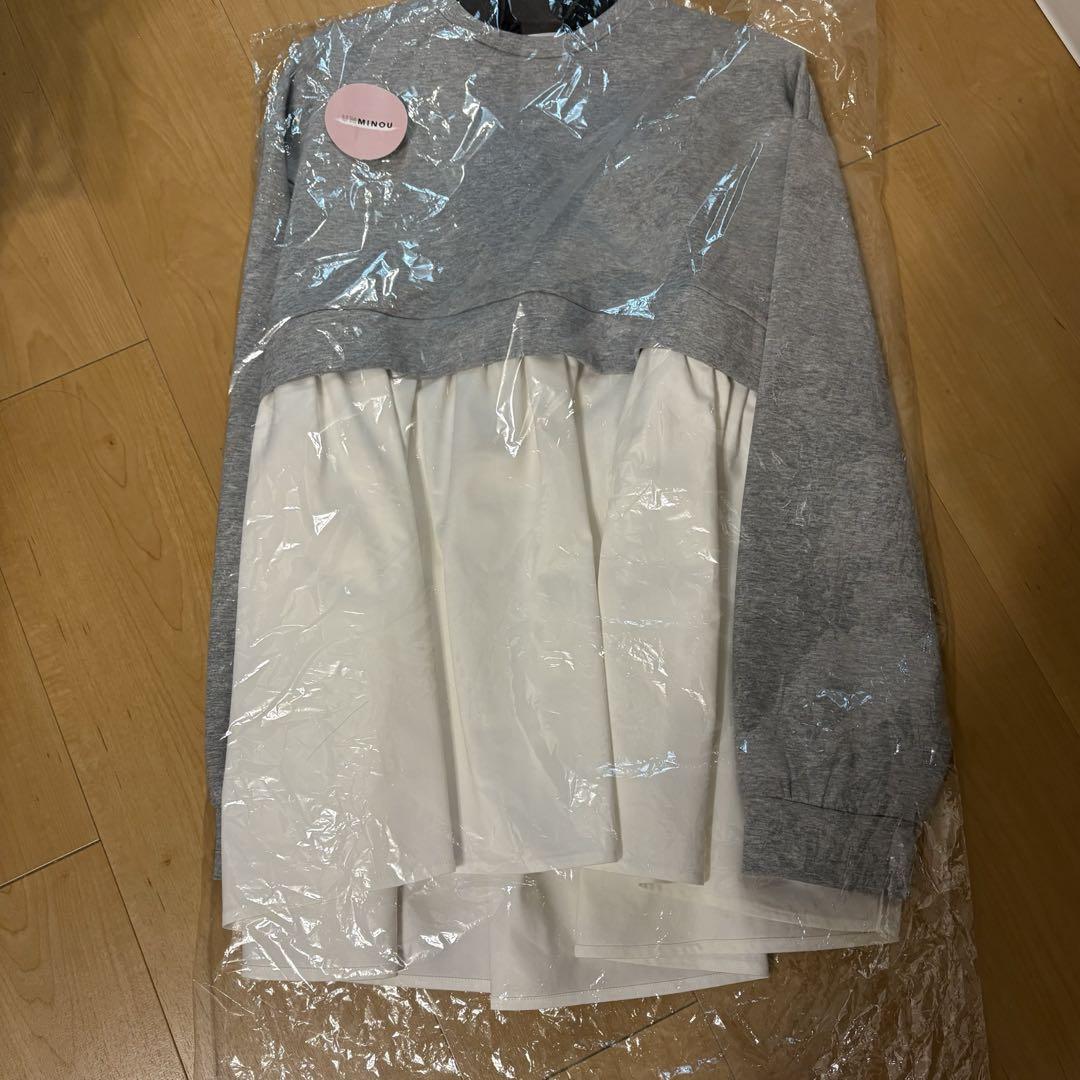 unmnou＊アンミヌ バックラウンドドッキングトップス グレー