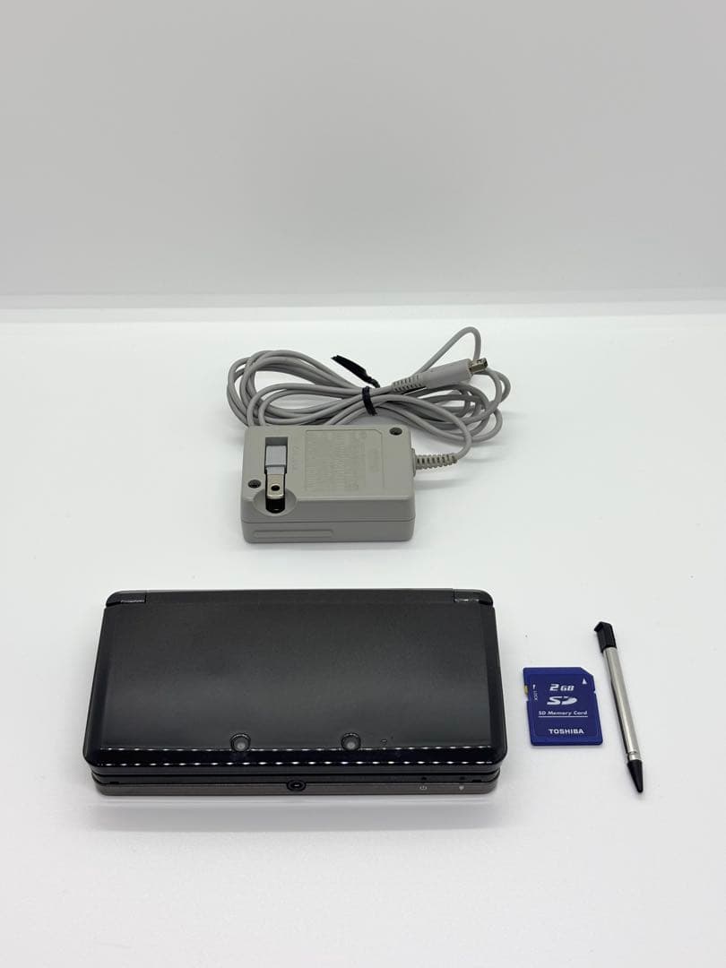 ニンテンドー3DS コスモブラック　本体　充電器付き