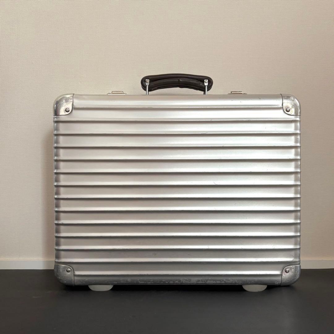 希少 RIMOWA CLASSIC FLIGHT アタッシュケース 24L 希少 RIMOWA CLASSIC FLIGHT アタッシュケース 24L