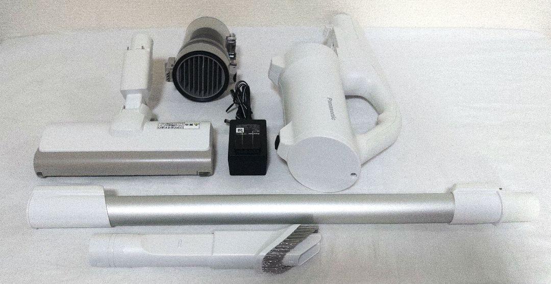 Panasonic 充電式掃除機　MC-SB32J 　2022年製
