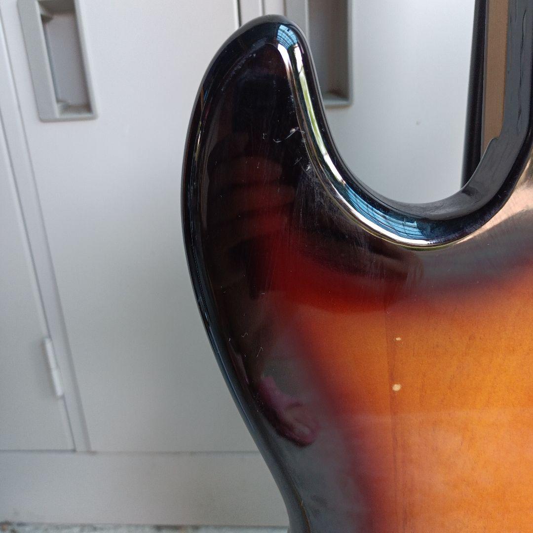 Squier Bass by Fender サンバースト 4弦