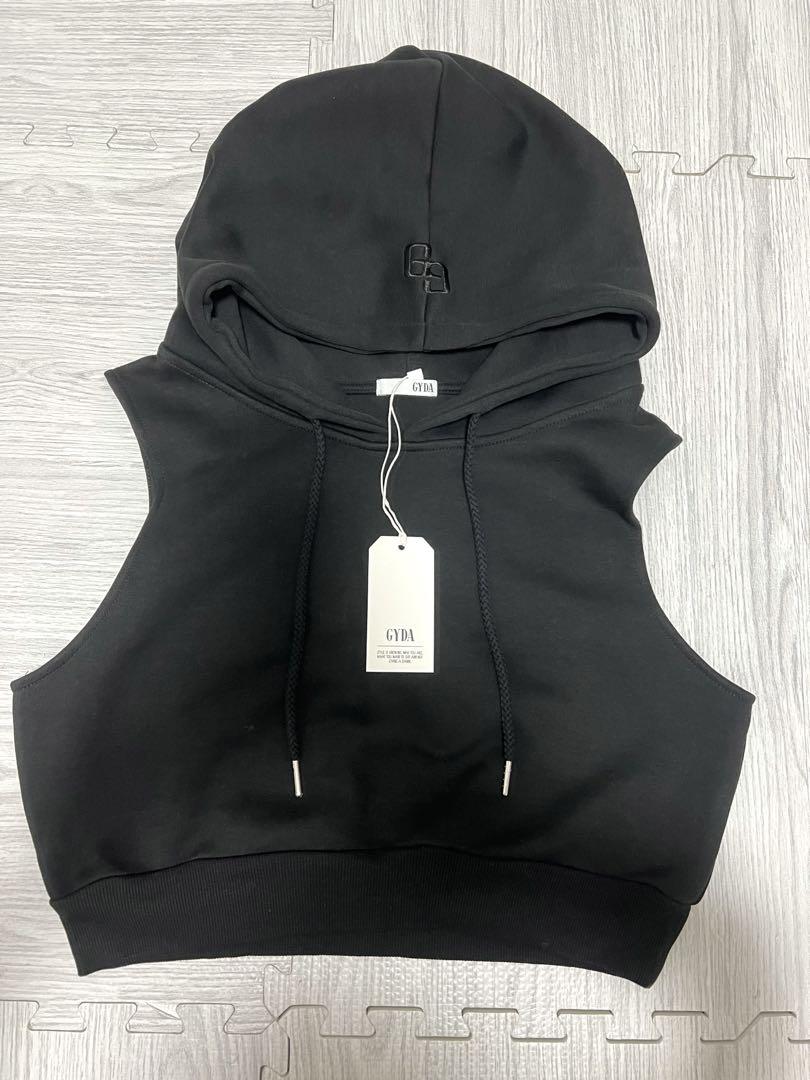GYDA♡ 新品未使用♡ ブラックフード付きクロップドパーカー