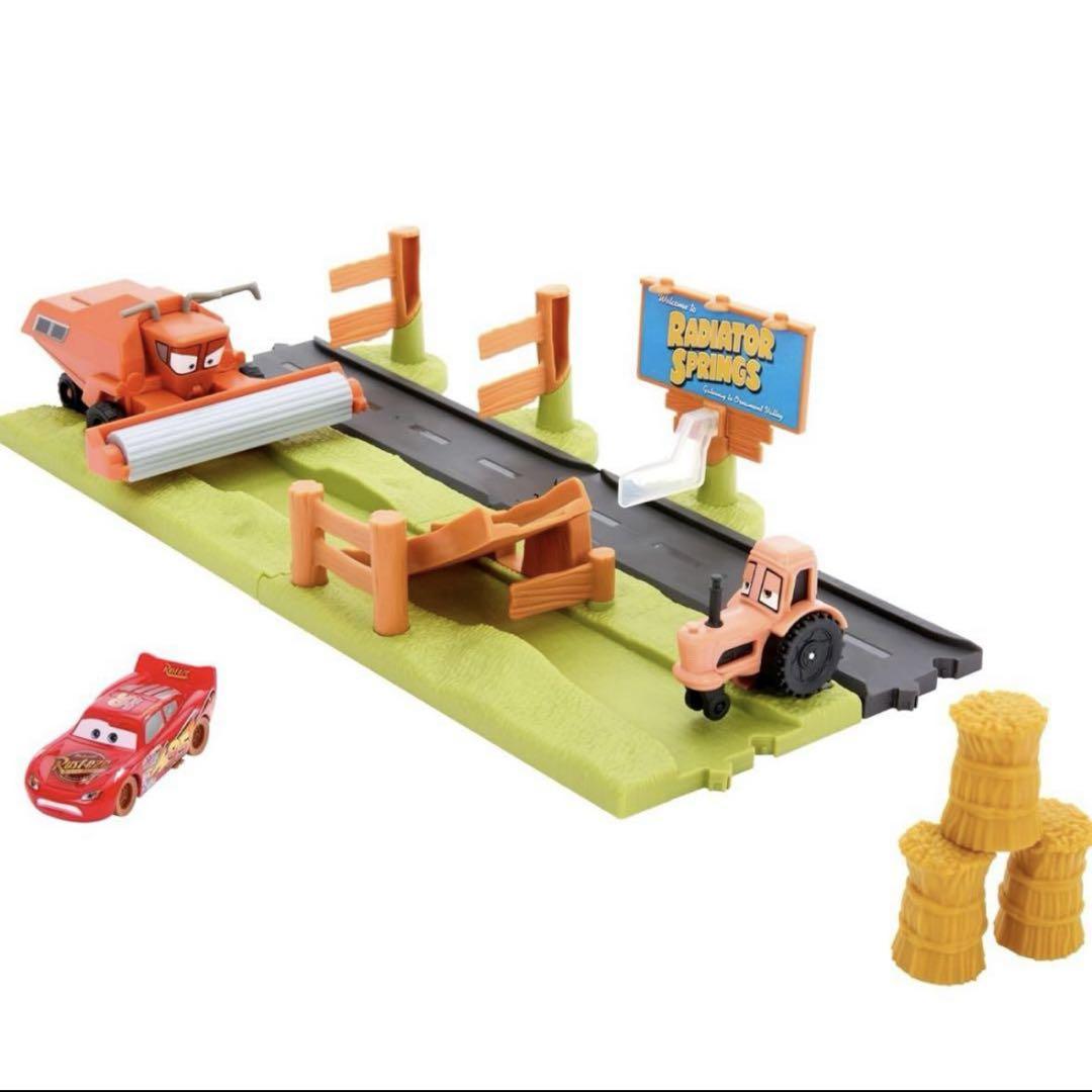 カーズ マテル FRANK ESCAPE & STUNT プレイセット ミニカー