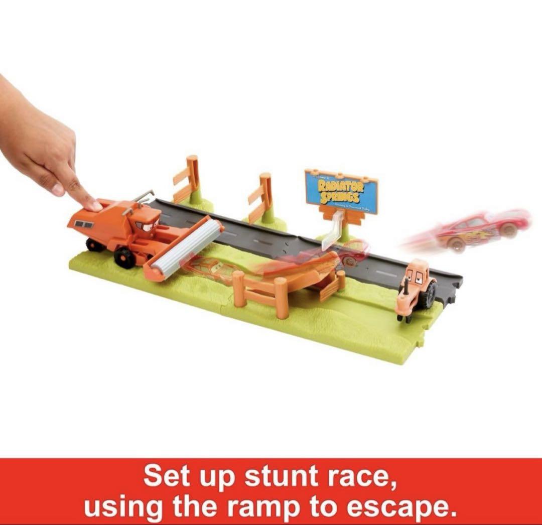 カーズ マテル FRANK ESCAPE & STUNT プレイセット ミニカー