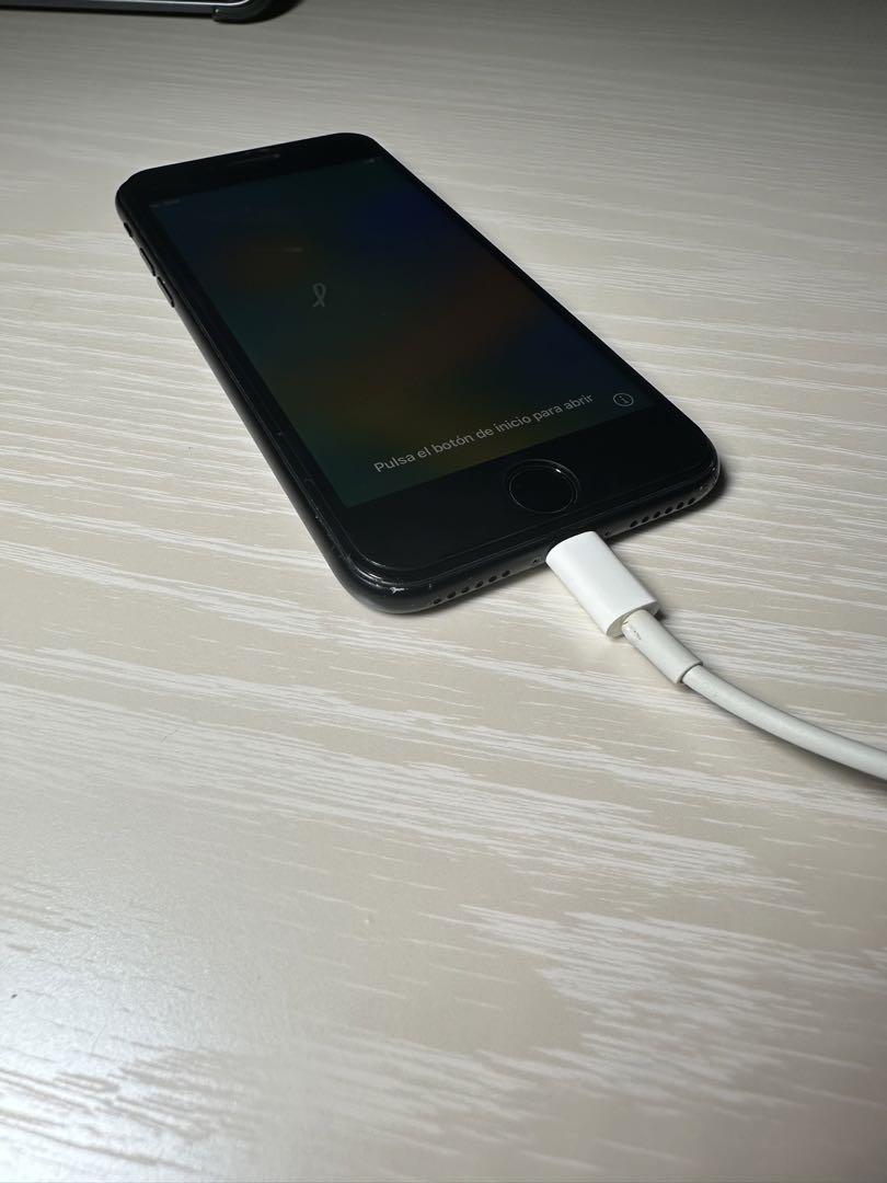 【超美品】iPhone SE2 256GB ブラック SIMフリーモデル 画像6