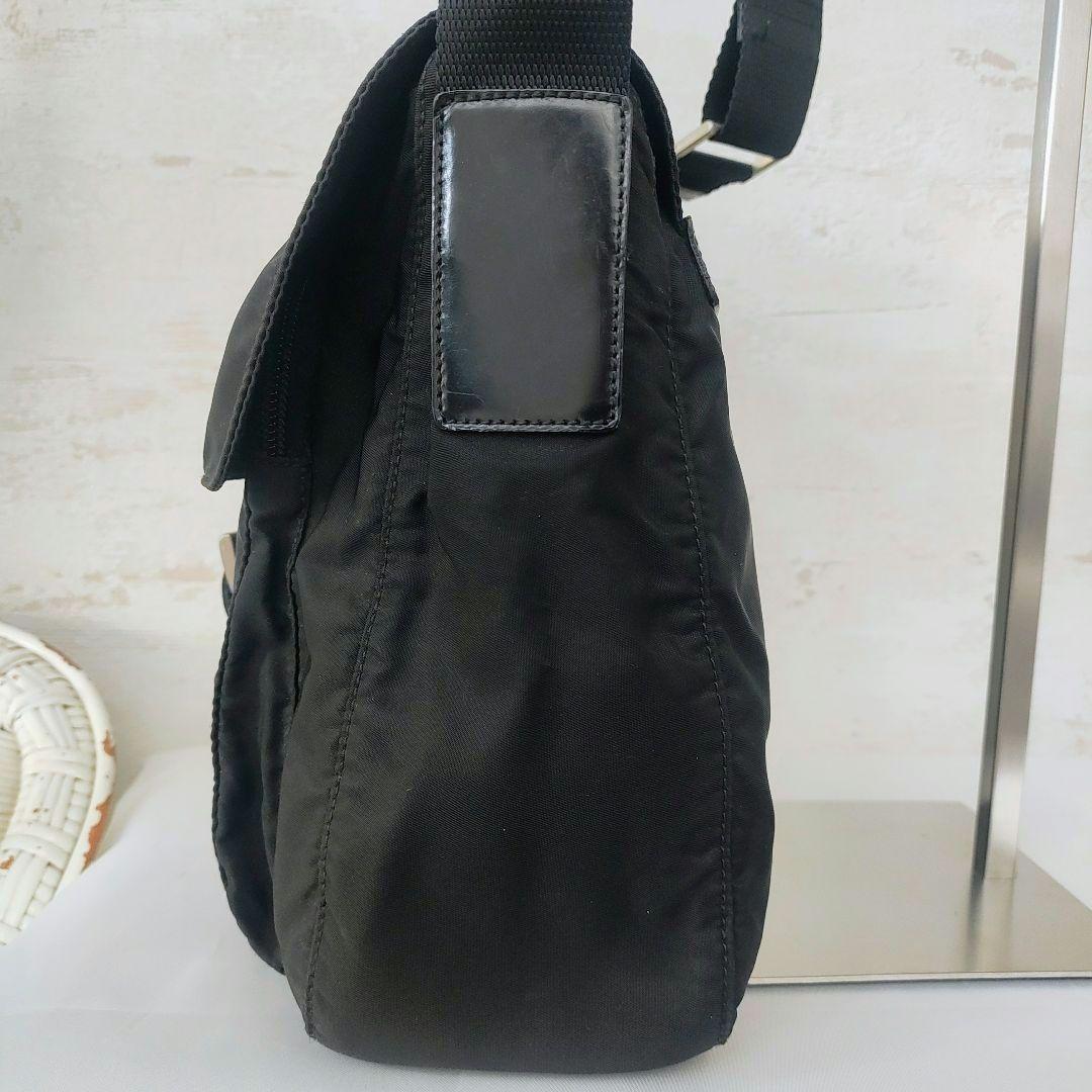 PRADA プラダ　ショルダーバッグ ブラック　ヴェラ ナイロン 三角プレート