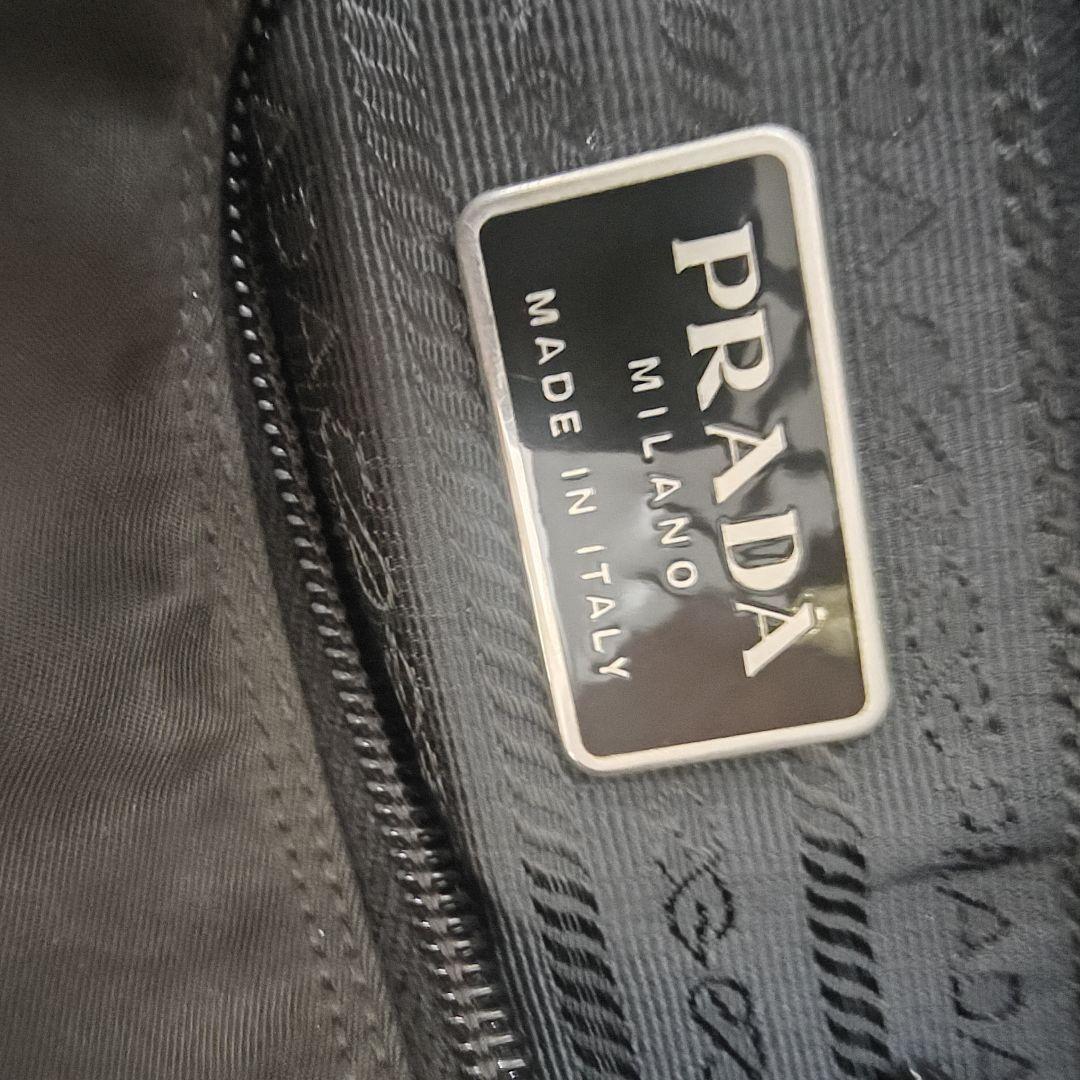 PRADA プラダ　ショルダーバッグ ブラック　ヴェラ ナイロン 三角プレート