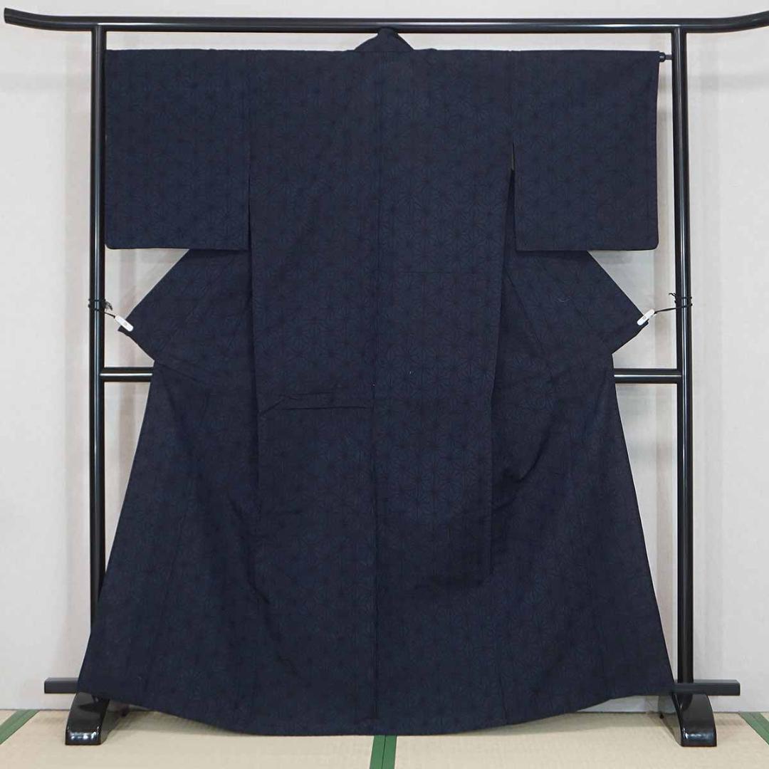 単衣 藍に亀甲 正絹紬 165cm k984 - 着物・浴衣ヴィンテージ 通販