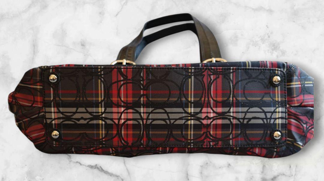 【新品 タグ付き】COACH★コーチ★チャーム2個付き★シグネチャートートバッグ