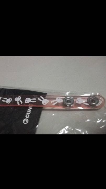 スナップボタン式 ブレスレット 新品 cune キューン うさぎ 総柄 腕輪
