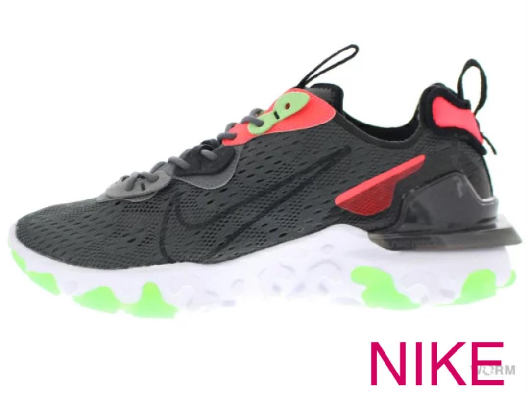 NIKE リアクトヴィジョン