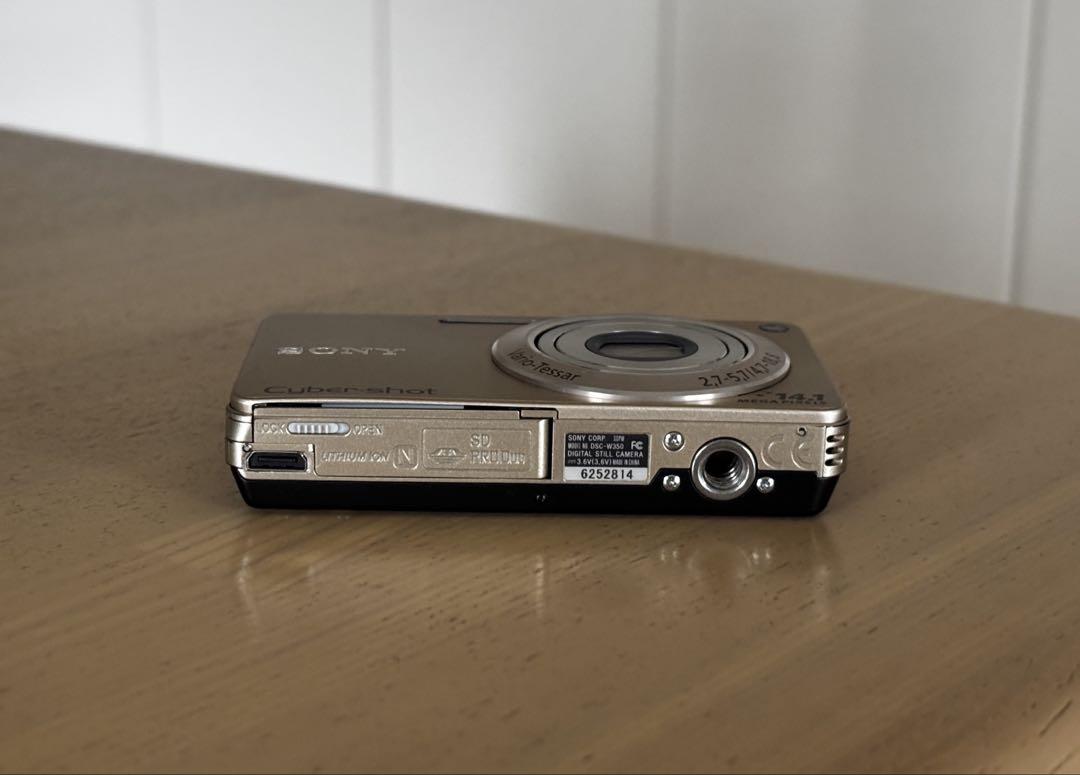 SONY Cyber-shot 14.1メガピクセル　DSC-W350