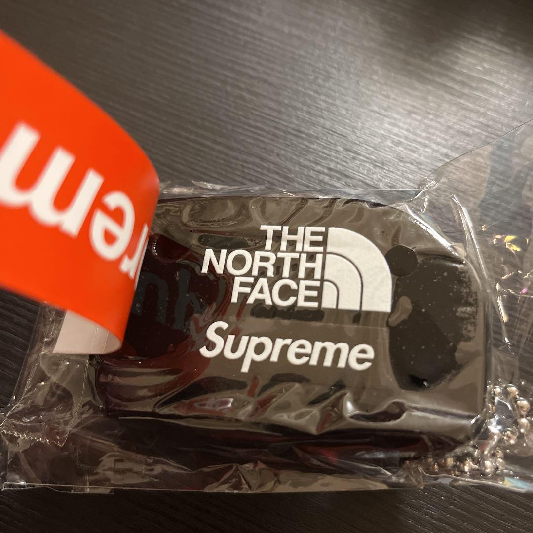 本物 なんでも屋様 Supreme the keychain face north キーホルダー 本物 なんでも屋様 Supreme the keychain face north キーホルダー