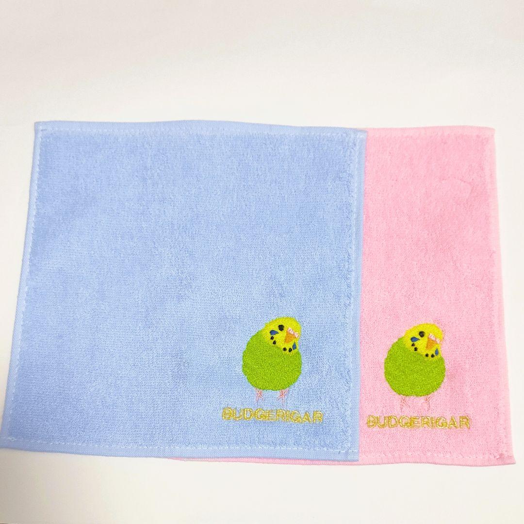 あると便利なサイズの　ノーマル　セキセイインコ　の刺繍ミニポーチ