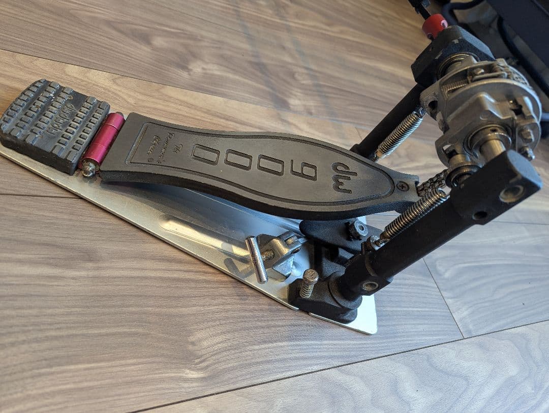 DW9000 ツインペダル 動作良好 ハードケース 予備ビーター付 DW9000 ツインペダル 動作良好 ハードケース 予備ビーター付