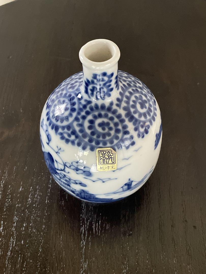 青白磁の伝統的花瓶 九州国立博物館 | 収蔵品データベース | 青白磁六稜形花瓶