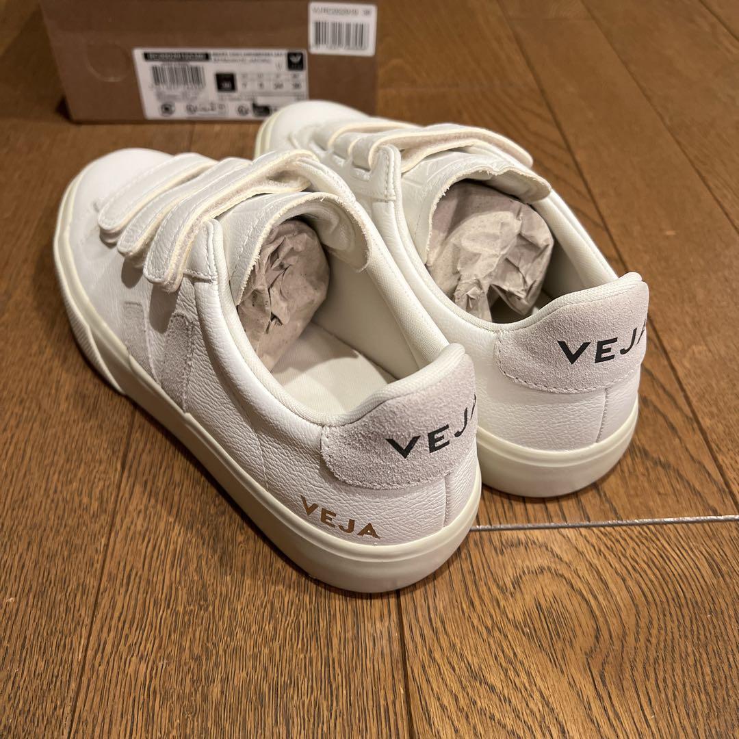 VEJA Recife ロゴカンポフリーレザー 白&ナチュラル #38
