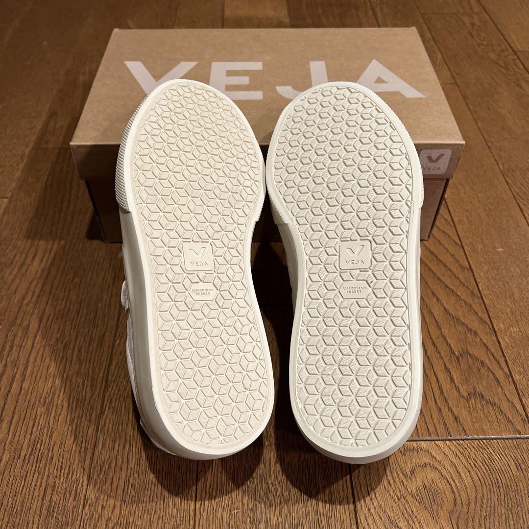 VEJA Recife ロゴカンポフリーレザー 白&ナチュラル #38