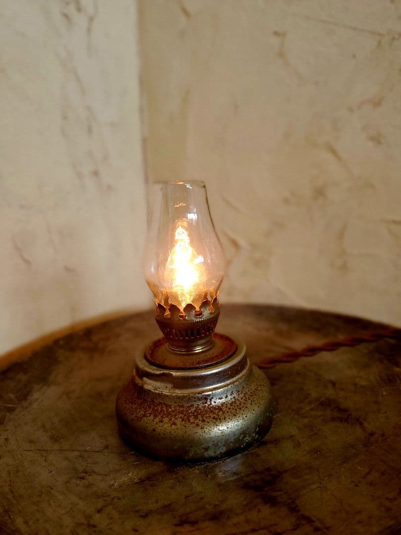 オイルランプ　吊り下げライト　ホヤガラス　アンティーク　ハンドメイド　卓上ライト