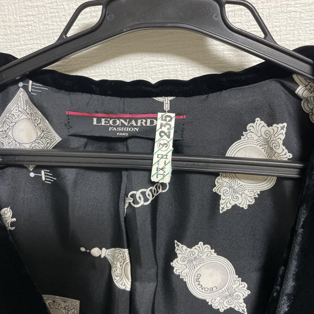 LEONARD 黒 ベロア　ジャケット ブローチ付き LEONARD 黒 ベロア ジャケット ブローチ付き